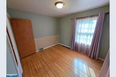 1945 E 26th St, Hibbing, MN 55746 - Photo 23