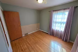 1945 E 26th St, Hibbing, MN 55746 - Photo 23