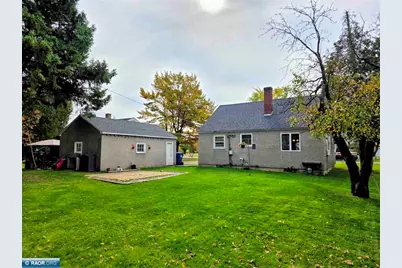 1945 E 26th St, Hibbing, MN 55746 - Photo 3