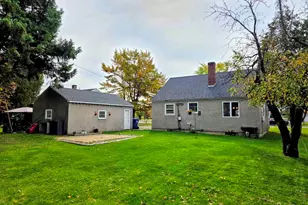 1945 E 26th St, Hibbing, MN 55746 - Photo 3