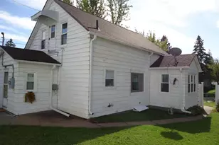 410 NW 3rd St, Chisholm, MN 55719 - Photo 3