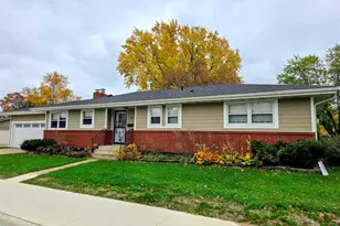1002 E 23rd St, Hibbing, MN 55746 - Photo 1