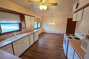 1002 E 23rd St, Hibbing, MN 55746 - Photo 11