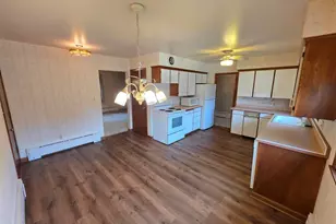 1002 E 23rd St, Hibbing, MN 55746 - Photo 9