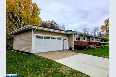 1002 E 23rd St, Hibbing, MN 55746 - Photo 35