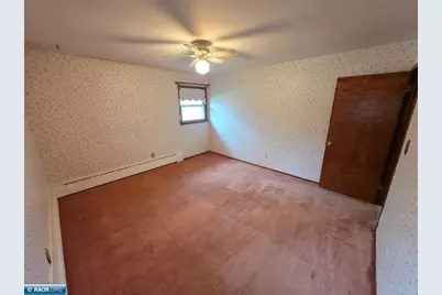 1002 E 23rd St, Hibbing, MN 55746 - Photo 21