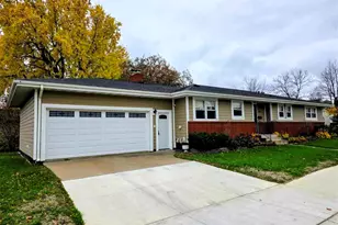 1002 E 23rd St, Hibbing, MN 55746 - Photo 3