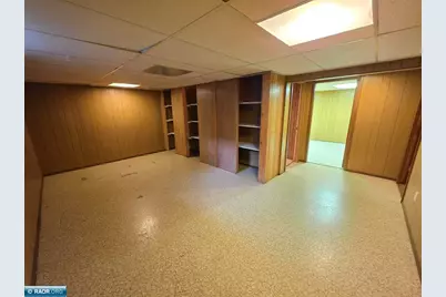 1002 E 23rd St, Hibbing, MN 55746 - Photo 33