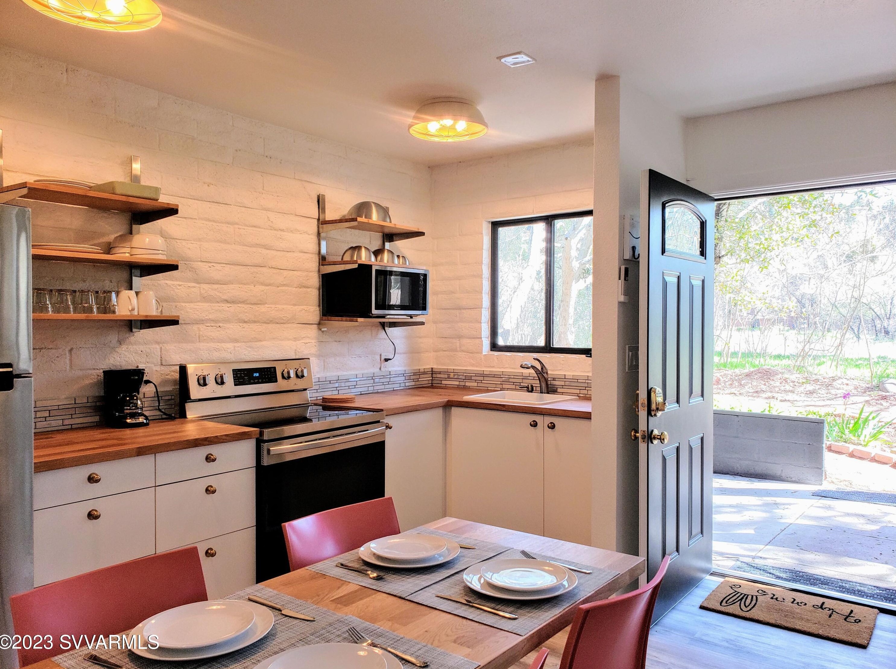 185 Blackhawk Ln, Sedona AZ 86336-6279 exterior