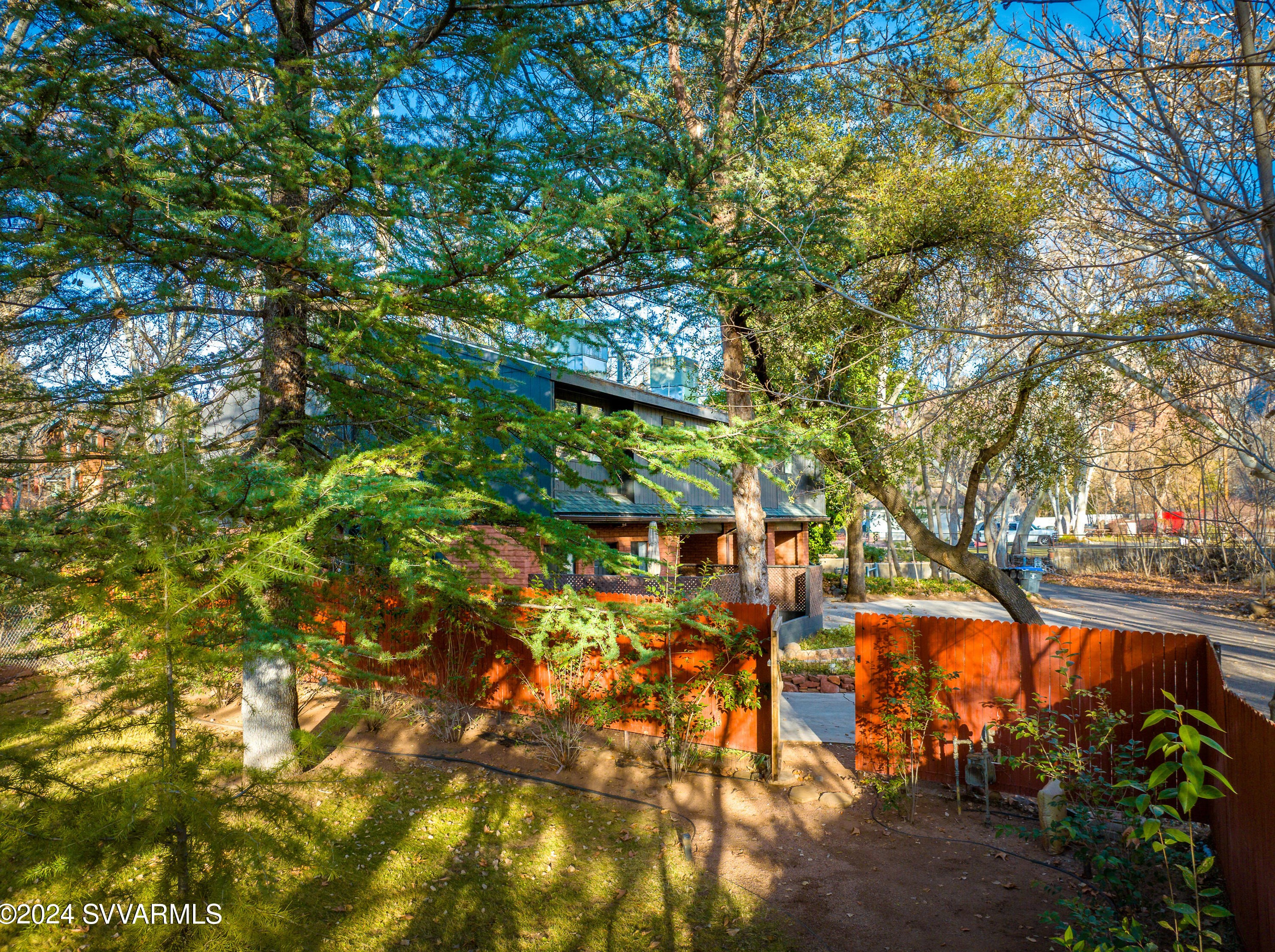 185 Blackhawk Ln, Sedona AZ 86336-6279 exterior