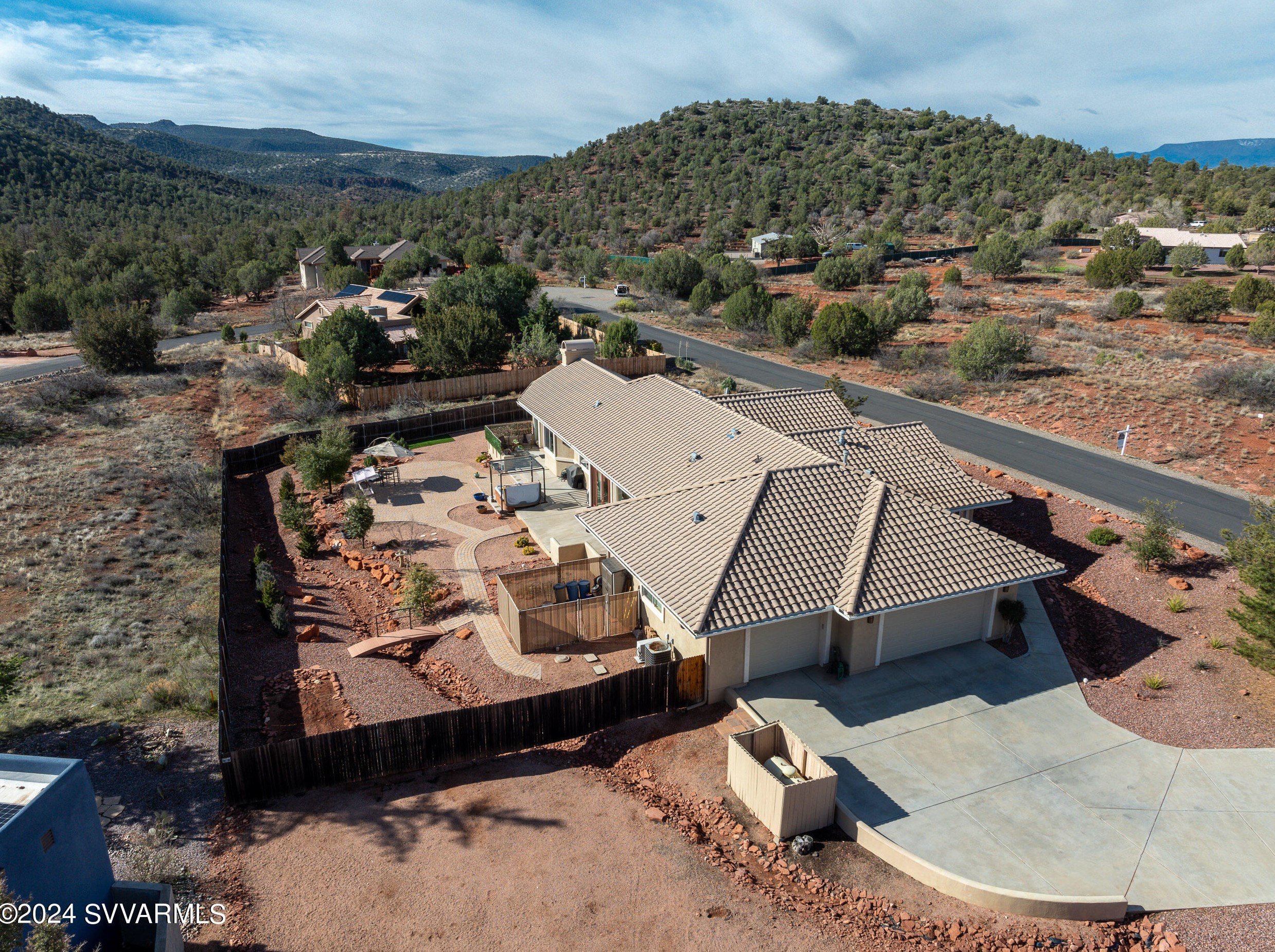 300 Michaels Ranch Dr, Sedona AZ 86336-9526 exterior