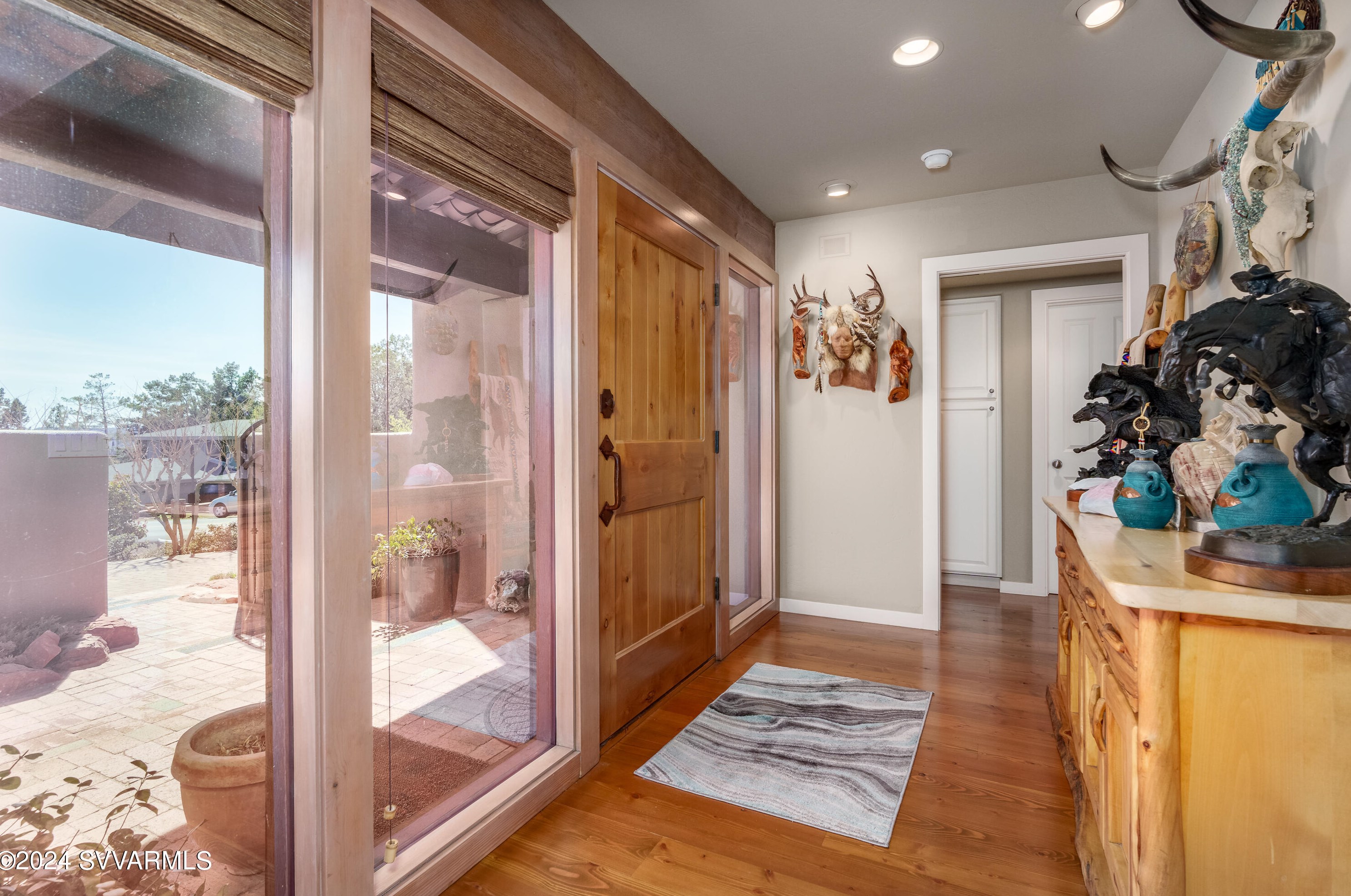 750 Mtn Shadows Dr, Sedona AZ 86336-3928 exterior