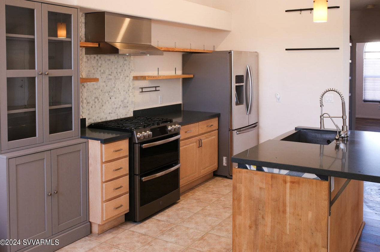 1305 Crestview Dr, Cottonwood AZ  86326-4549 exterior