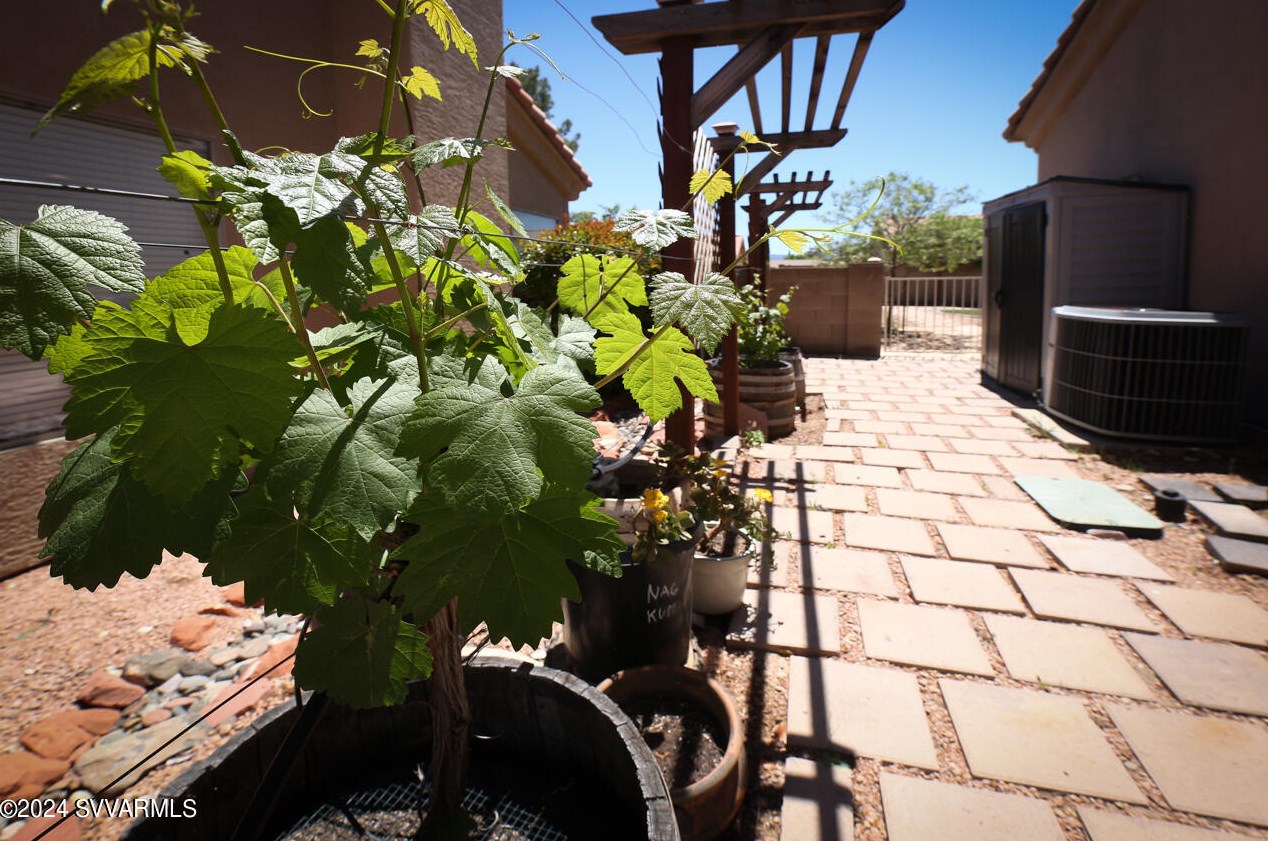 1305 Crestview Dr, Cottonwood AZ  86326-4549 exterior