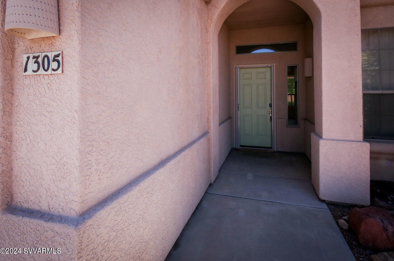 1305 Crestview Dr, Cottonwood AZ  86326-4549 exterior