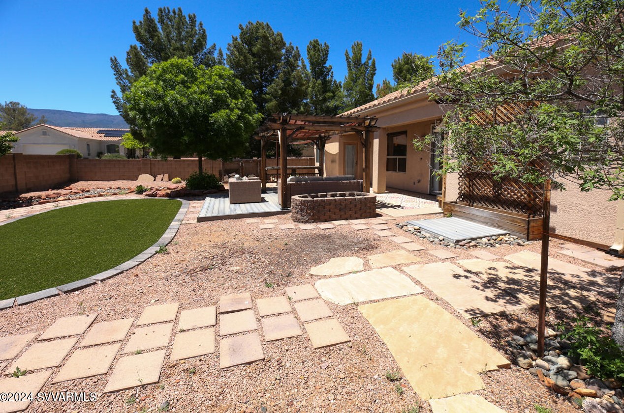 1305 Crestview Dr, Cottonwood AZ  86326-4549 exterior