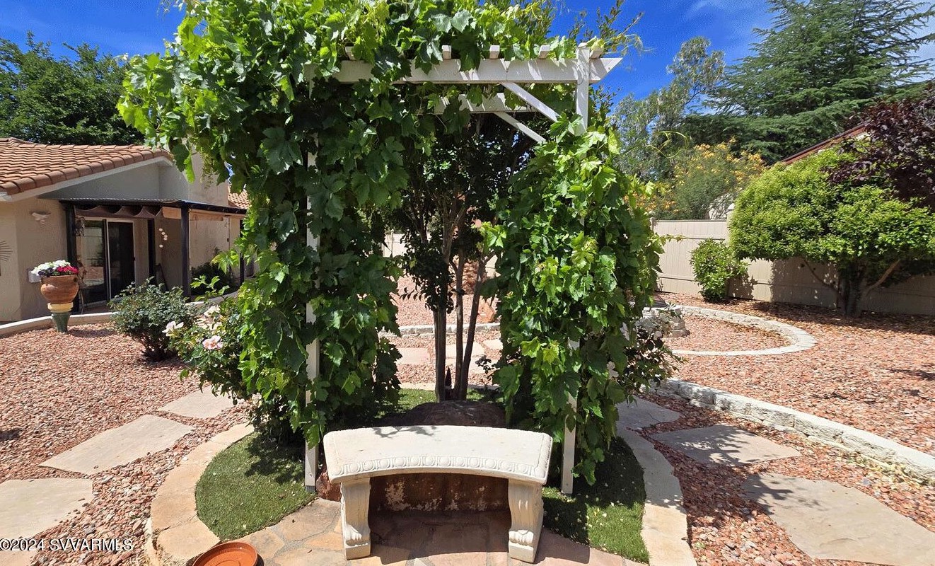 50 Pne Ct, Sedona AZ 86351-7739 exterior