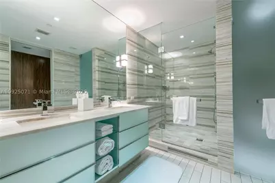 2201 Collins #828, Miami Beach, FL 33139 - Photo 15