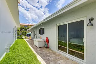 309 Oak, Hollywood, FL 33019 - Photo 19