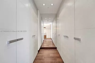 17749 Collins #1402, Sunny Isles Beach, FL 33160 - Photo 27