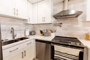 300 Oregon, Hollywood, FL 33019 - Photo 11