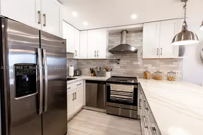 300 Oregon #204, Hollywood, FL 33019 - Photo 3