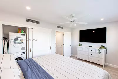 300 Oregon #204, Hollywood, FL 33019 - Photo 7