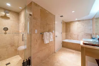 102 24th #906, Miami Beach, FL 33139 - Photo 5