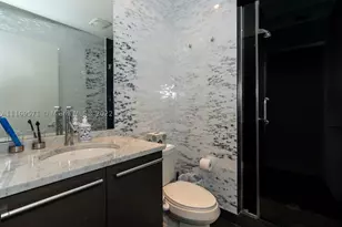 900 Biscayne, Miami, FL 33132 - Photo 33