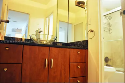 100 Lincoln #910, Miami Beach, FL 33139 - Photo 7