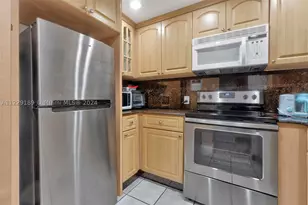 3401 N Country Club, Aventura, FL 33180 - Photo 7