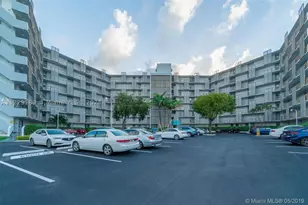 3401 N Country Club, Aventura, FL 33180 - Photo 3