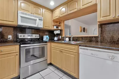 3401 N Country Club #406, Aventura, FL 33180 - Photo 5