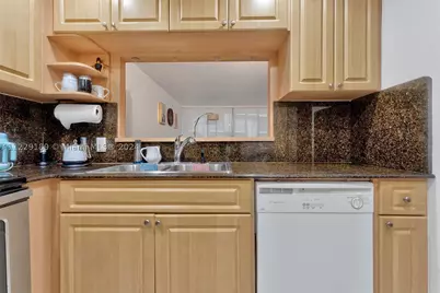 3401 N Country Club #406, Aventura, FL 33180 - Photo 9