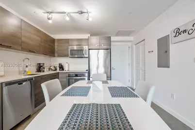151 SE 1st #809, Miami, FL 33131 - Photo 15