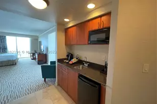 18001 Collins, Sunny Isles Beach, FL 33160 - Photo 9