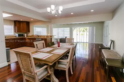 951 Washington, Hollywood, FL 33019 - Photo 17