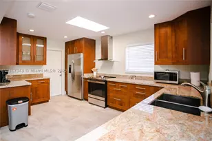 951 Washington, Hollywood, FL 33019 - Photo 21