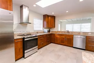 951 Washington, Hollywood, FL 33019 - Photo 23