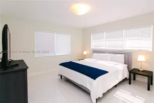 951 Washington, Hollywood, FL 33019 - Photo 5