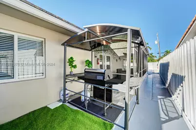 825 Harrison, Hollywood, FL 33019 - Photo 29