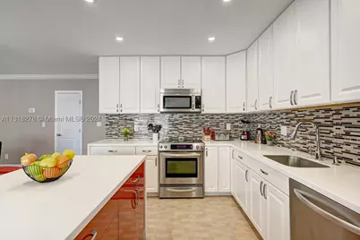 825 Harrison, Hollywood, FL 33019 - Photo 11