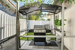 825 Harrison, Hollywood, FL 33019 - Photo 33