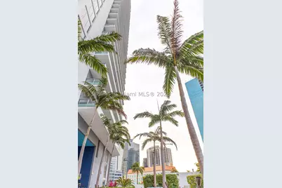 1300 Brickell Bay #1608, Miami, FL 33131 - Photo 35