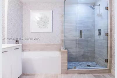 1300 Brickell Bay #1608, Miami, FL 33131 - Photo 13