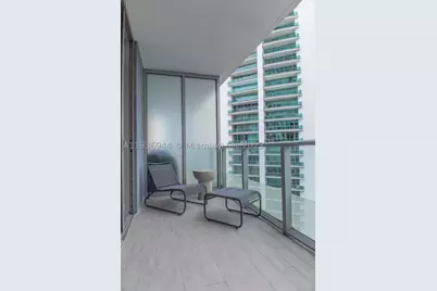 1300 Brickell Bay #1608, Miami, FL 33131 - Photo 11