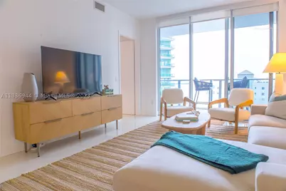 1300 Brickell Bay #1608, Miami, FL 33131 - Photo 3