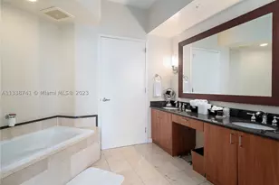 18001 Collins, Sunny Isles Beach, FL 33160 - Photo 9