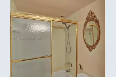 18051 Biscayne #304, Aventura, FL 33160 - Photo 35