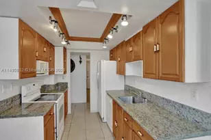18051 Biscayne, Aventura, FL 33160 - Photo 13